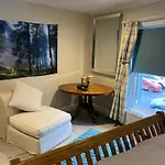 Kezbah2 22 The Square Centre Of Village