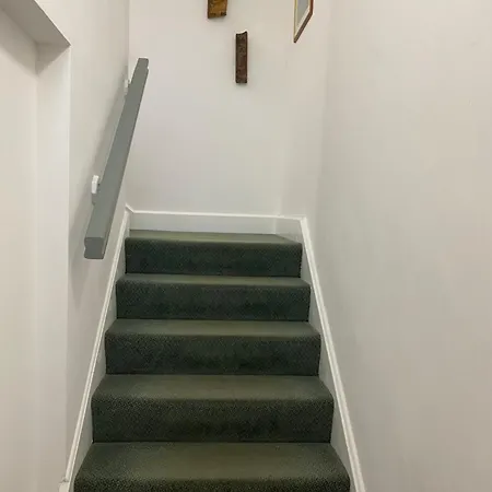 Kezbah2 22 The Square Centre Of Village * Dalston